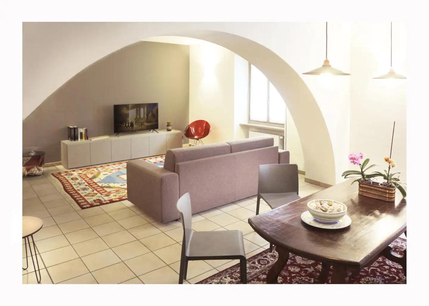 Due Dei Mille. Incantevole Casa In Centro Ad Alba מראה חיצוני תמונה