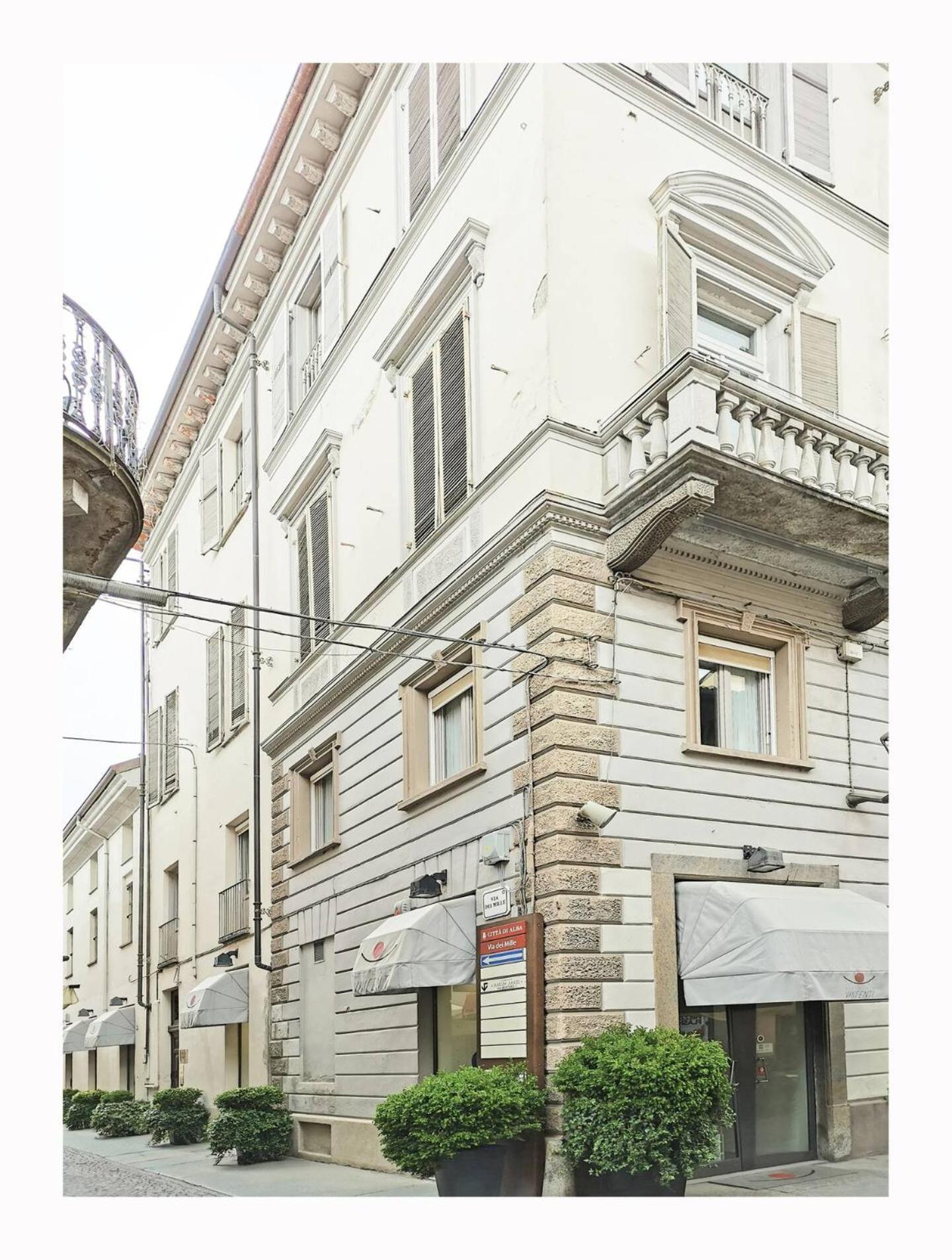 Due Dei Mille. Incantevole Casa In Centro Ad Alba מראה חיצוני תמונה